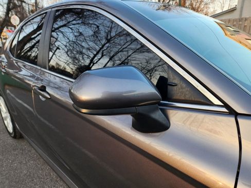 Used 2019 Toyota Camry LE image 7