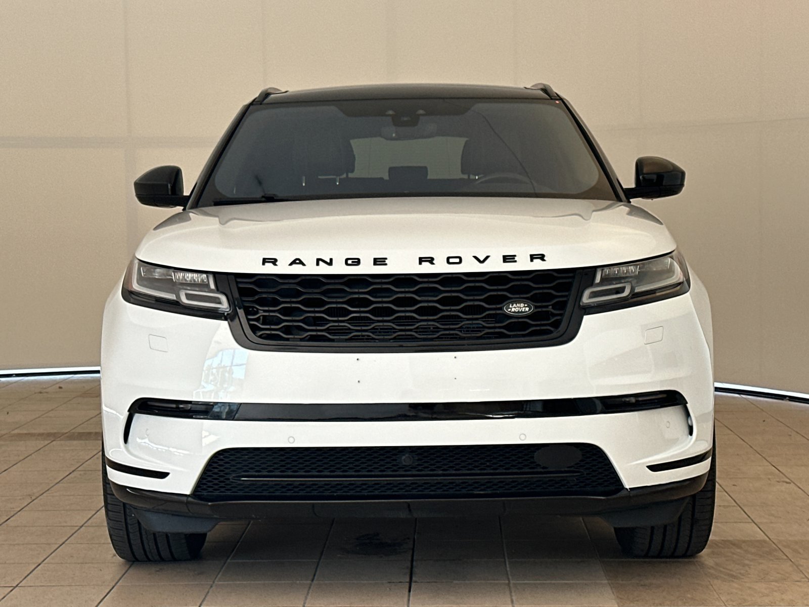 Used 2019 Land Rover Range Rover Velar S AWD/4WD image 9