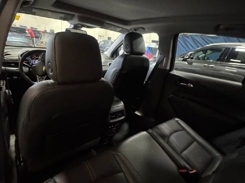 Used 2022 Chevrolet Equinox Premier image 17