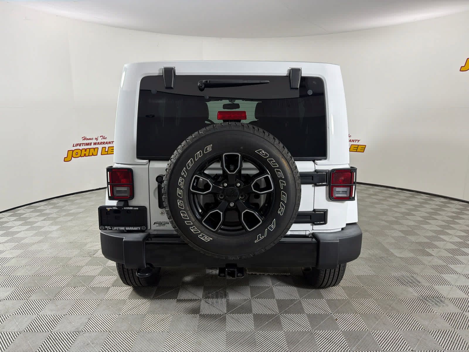 Used 2018 Jeep Wrangler Unlimited Sahara AWD/4WD image 4