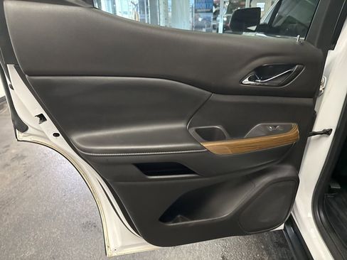 Used 2019 GMC Acadia SLE w/ Driver Alert Package I AWD/4WD image 23