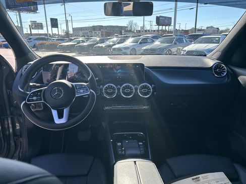 Certified 2021 Mercedes-Benz GLA 250 4MATIC image 30