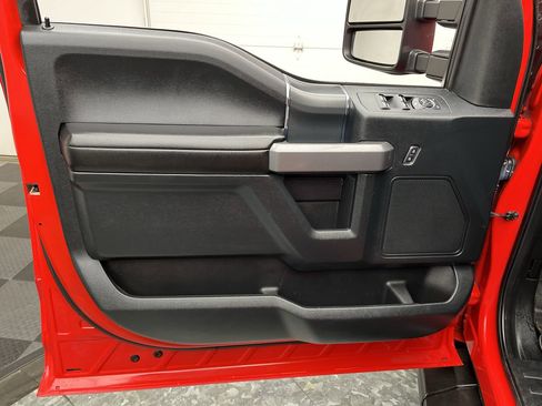 Used 2019 Ford F150 XLT w/ Equipment Group 302A Luxury AWD/4WD image 8