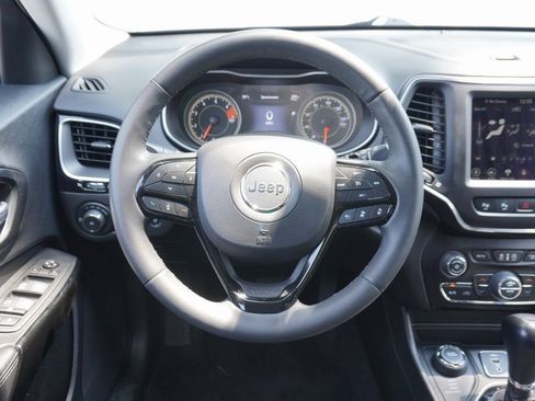 Used 2023 Jeep Cherokee Altitude Lux image 18