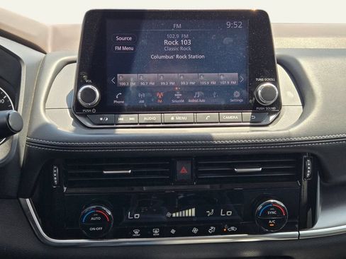 Used 2022 Nissan Rogue SV FWD image 19