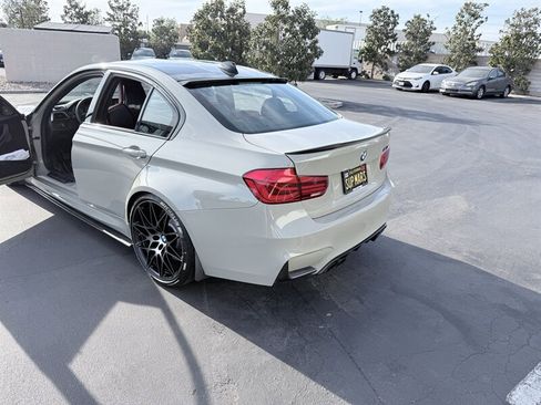 Used 2018 BMW M3 Competition w/ Competition Package image 20
