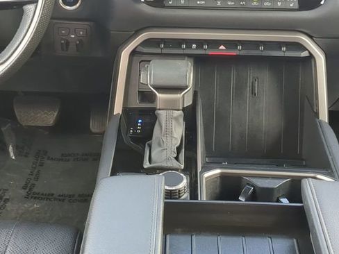 Used 2024 Toyota Tundra Limited AWD/4WD image 19