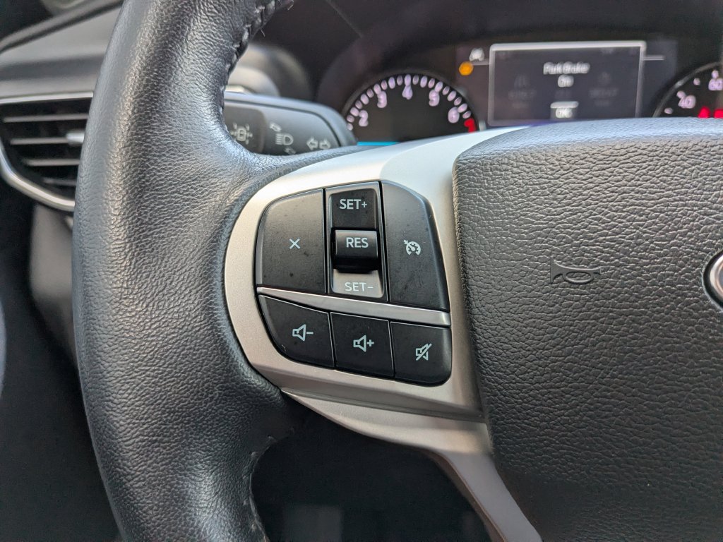 Used 2023 Ford Explorer XLT w/ Equipment Group 202A AWD/4WD image 18