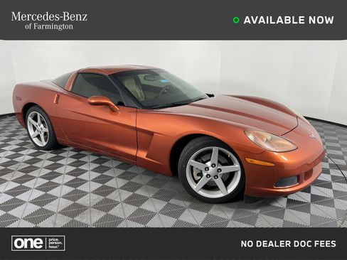 Used 2005 Chevrolet Corvette Coupe w/ Preferred Equipment Group image 1