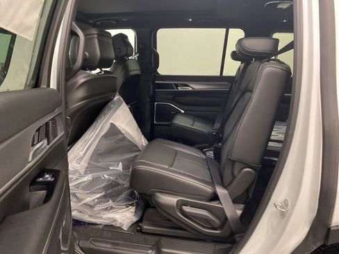 New 2026 Jeep Grand Wagoneer 4WD image 24