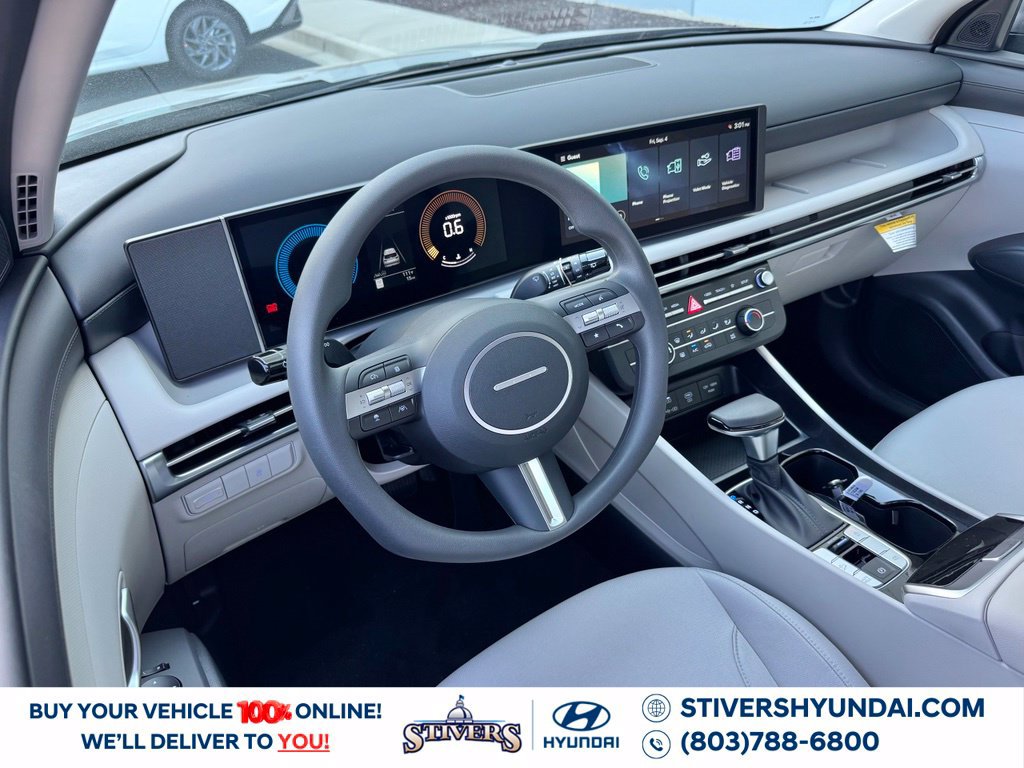 New 2026 Hyundai Tucson SE w/ Tow & Go Package FWD image 3