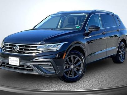 Used 2024 Volkswagen Tiguan SE