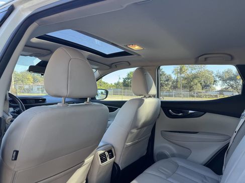 Used 2018 Nissan Rogue Sport SL w/ SL Premium Package image 5