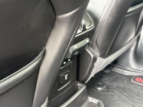 Used 2021 Jeep Wrangler Unlimited Sahara image 23