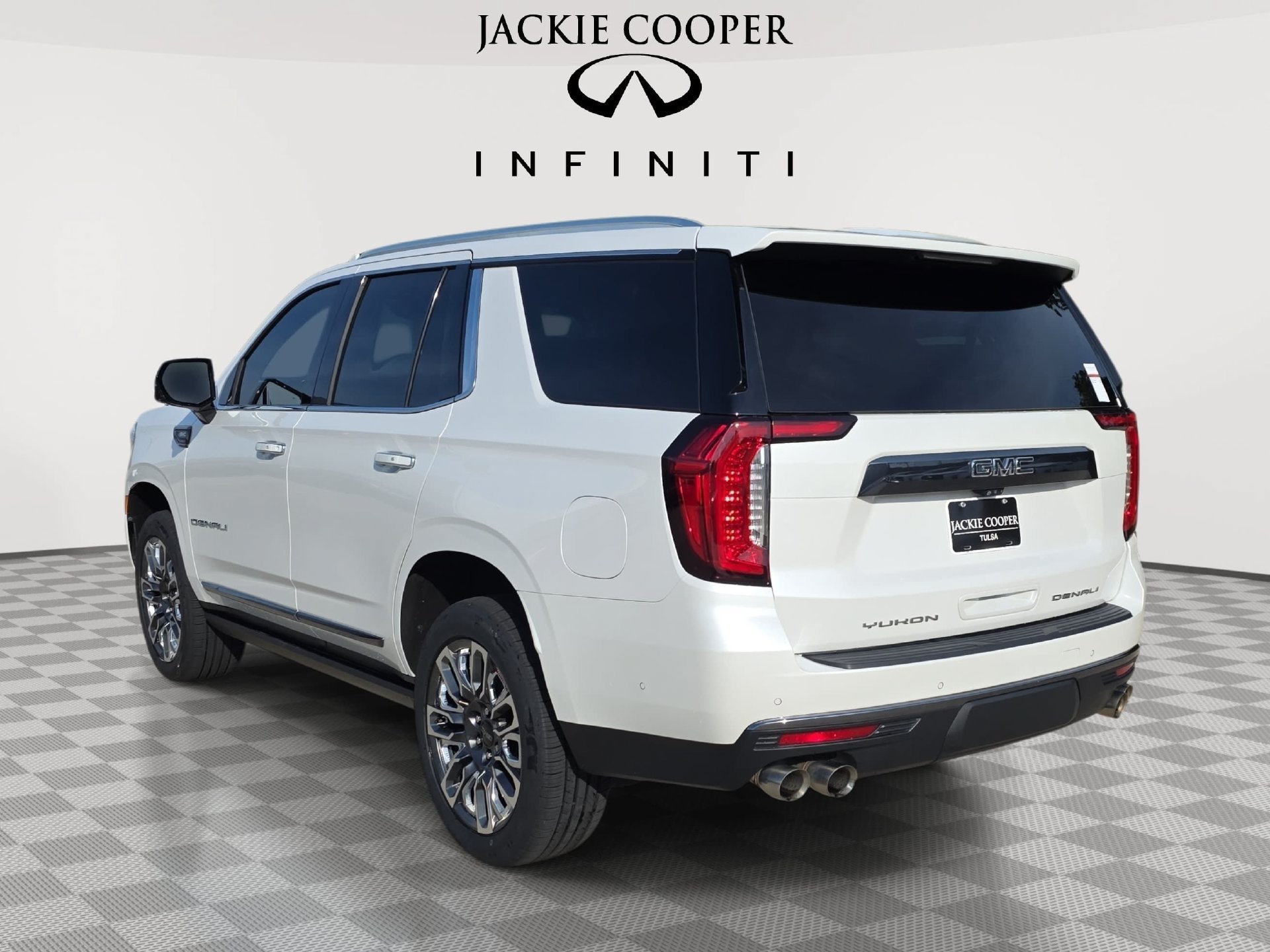 Used 2023 GMC Yukon Denali Ultimate AWD/4WD image 7