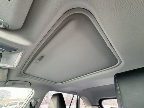 Used 2020 Toyota RAV4 Limited image 38