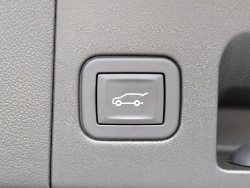 Certified 2025 Cadillac XT5 Sportv w/ LPO, Floor Liner Package image 12