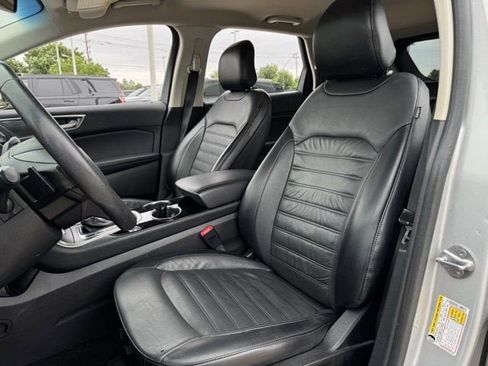 Used 2018 Ford Edge SEL w/ Equipment Group 201A FWD image 25