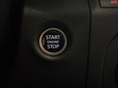 Used 2025 Nissan Frontier SL AWD/4WD image 21