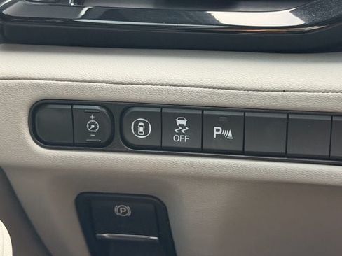 Certified 2024 Acura MDX FWD w/ Technology Package image 33