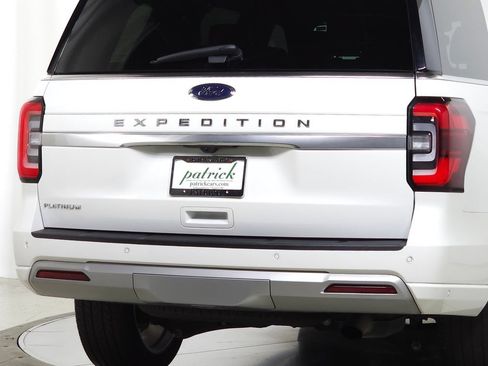 Used 2024 Ford Expedition Platinum AWD/4WD image 12