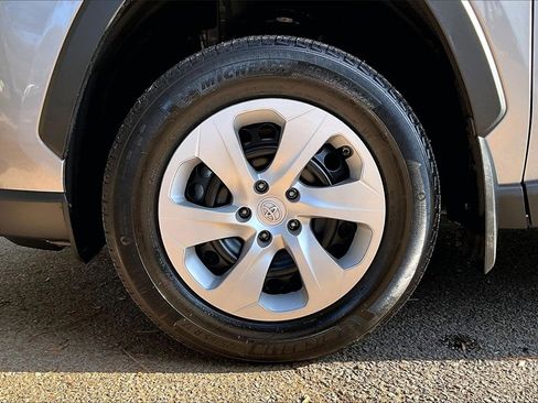 Used 2024 Toyota RAV4 LE image 31