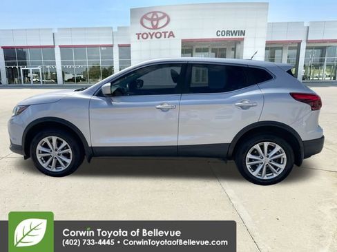Used 2018 Nissan Rogue Sport S w/ S Appearance Package AWD/4WD image 2
