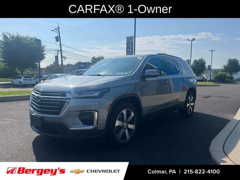 Used 2023 Chevrolet Traverse LT w/ LT Premium Package AWD/4WD image 3