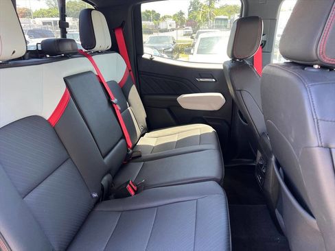 Used 2024 GMC Canyon AT4X AWD/4WD image 10