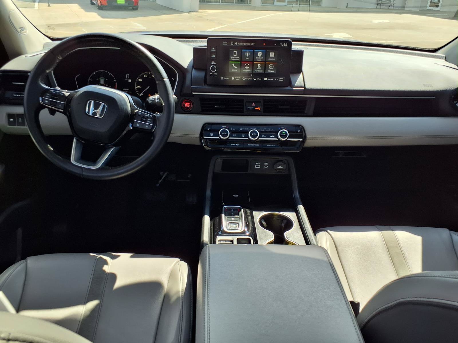 Used 2023 Honda Pilot Touring image 11