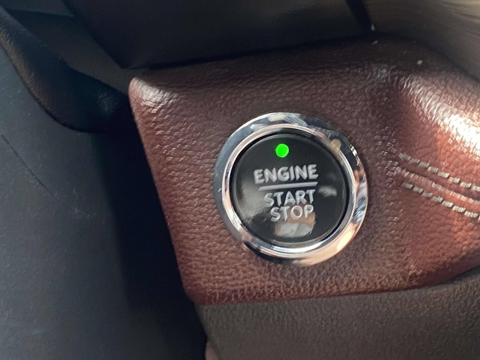 Used 2022 Ford Expedition Limited AWD/4WD image 25