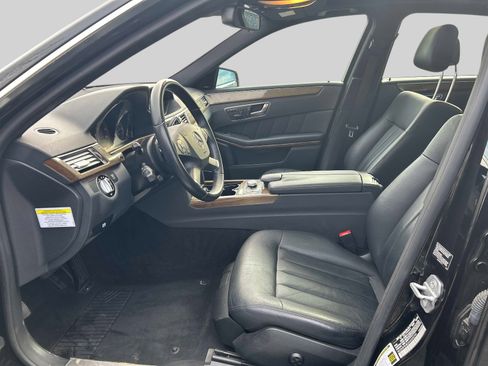 Used 2010 Mercedes-Benz E 350 4MATIC Sedan image 10