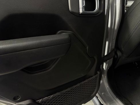 Used 2023 Jeep Wrangler Unlimited w/ Cold Weather Group AWD/4WD image 28
