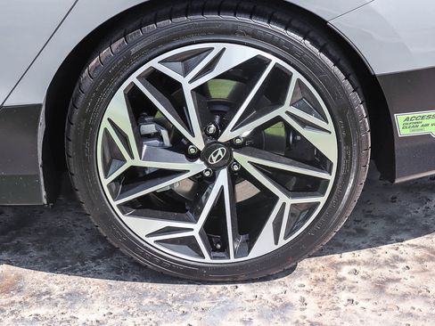 Used 2023 Hyundai Ioniq 6 SEL RWD image 12