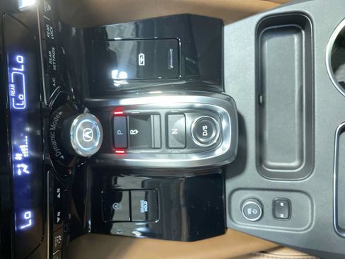 Used 2025 Acura MDX SH-AWD w/ Technology Package image 17