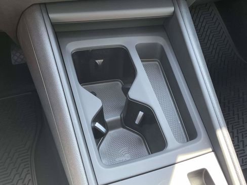 New 2026 Volkswagen Tiguan SE FWD image 27