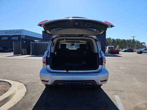 Used 2020 Nissan Armada SL w/ Premium Package image 18
