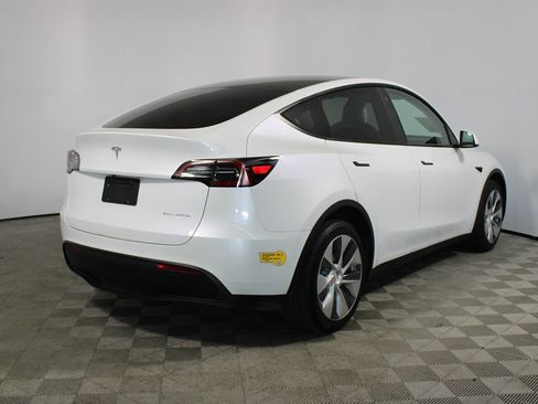 Used 2021 Tesla Model Y Long Range image 28