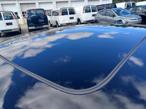 Used 2020 Volvo S90 T6 R-Design image 16