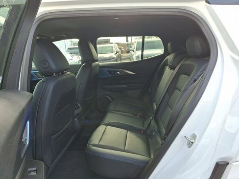 Used 2025 Chevrolet Equinox EV LT w/ Convenience Package image 10