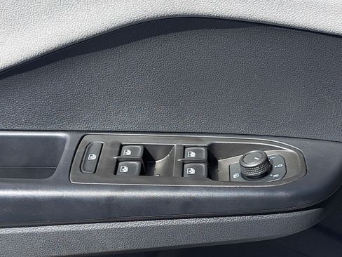 Used 2024 Volkswagen Taos SE FWD image 28