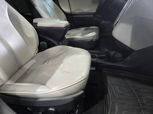 Used 2013 Tesla Model S Performance RWD image 7