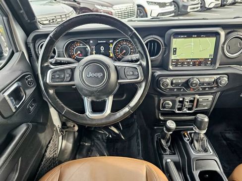 Used 2022 Jeep Gladiator Overland w/ Popular Equipment Package AWD/4WD image 32
