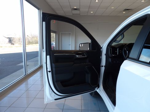 Used 2023 Chevrolet Silverado 1500 RST image 8