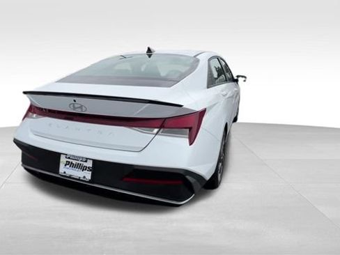 Used 2025 Hyundai Elantra Sport FWD image 7