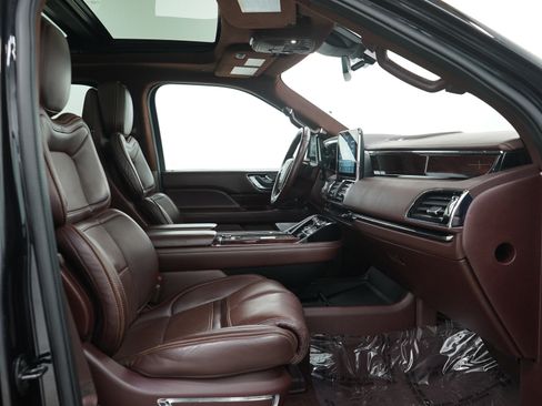 Used 2019 Lincoln Navigator Black Label AWD/4WD image 17