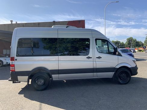 Used 2016 Mercedes-Benz Sprinter 2500 image 2