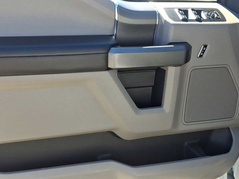 Used 2016 Ford F150 XLT w/ Equipment Group 302A Luxury image 13