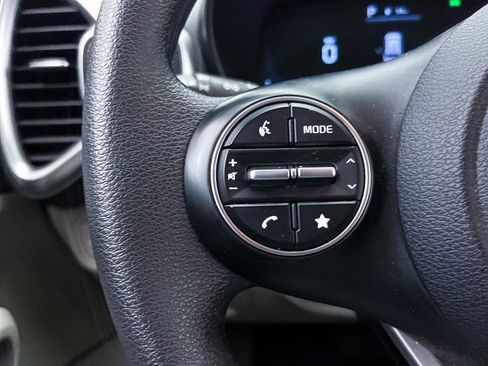 Certified 2023 Kia Soul LX image 19