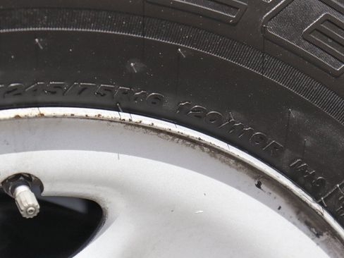 Used 2014 Chevrolet Express 2500 image 37